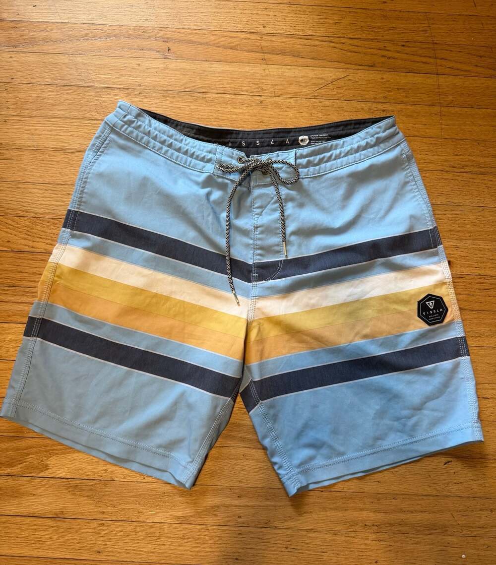 Vissla Fist Bump 18.5" Upcycled Coconut Board Shorts Size 34